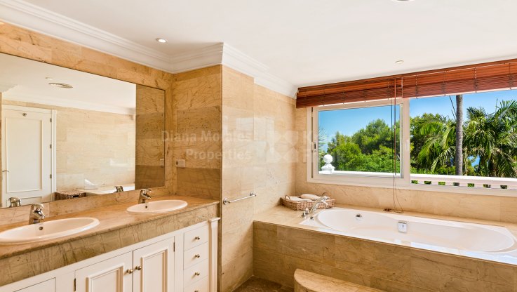 Gemütliche Villa in der Goldenen Meile - Villa zum Verkauf in Sierra Blanca, Marbella Goldene Meile