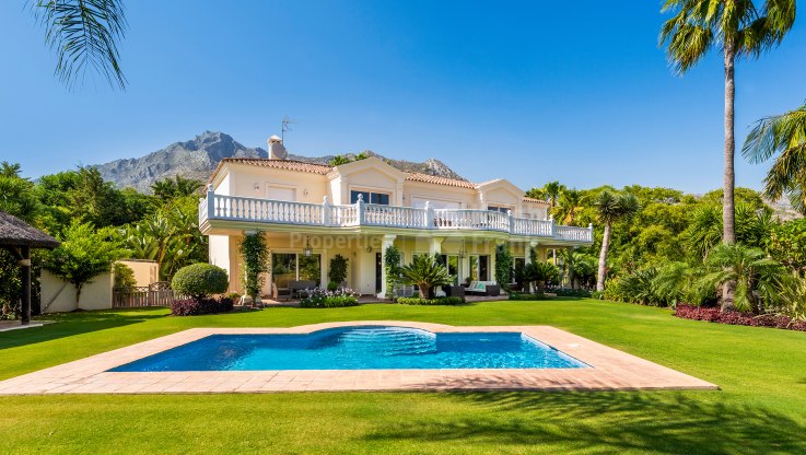 Sierra Blanca, Traditional style villa with views on the Golden Mile