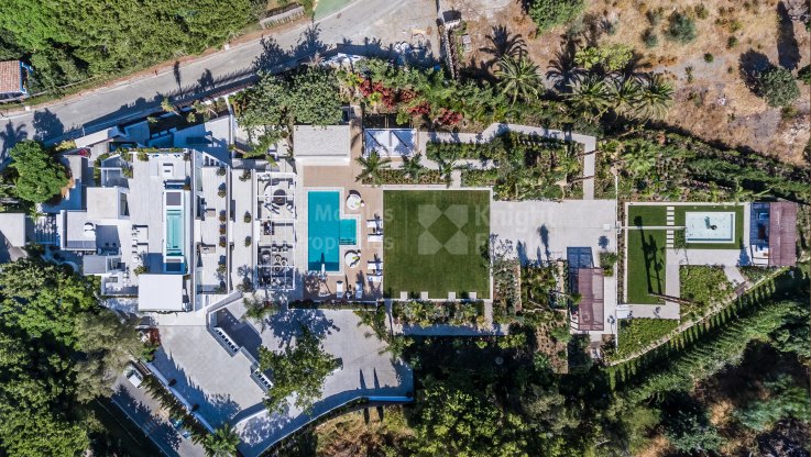 Espectacular villa contemporánea a estrenar - Villa en venta en Cascada de Camojan, Marbella Milla de Oro