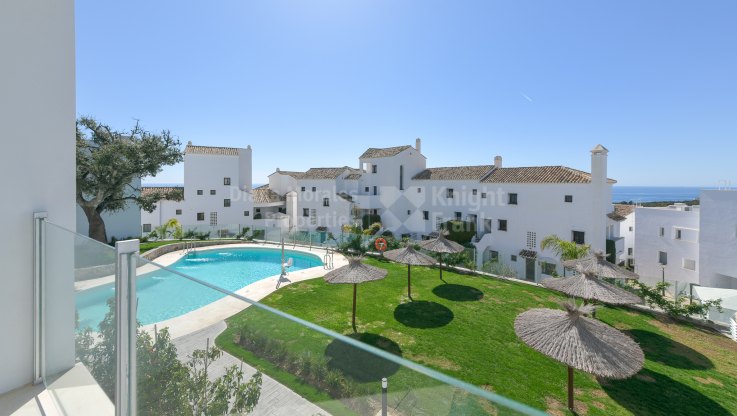 Lichtdurchflutetes Duplex mit Panoramablick - Doppelhaus zum Verkauf in Lomas de los Monteros, Marbella Ost