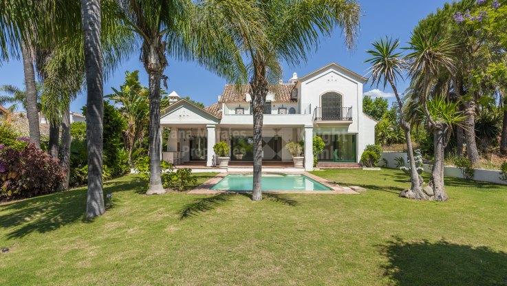 Villa junto a la playa en Guadalmina - Villa en venta en Guadalmina Baja, San Pedro de Alcantara