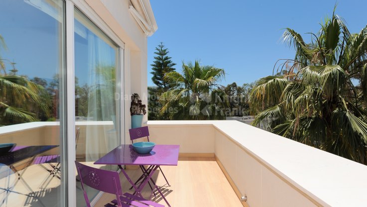 Spacieux appartement penthouse en duplex en front de mer - Penthouse duplex à vendre à Los Granados Playa, Estepona