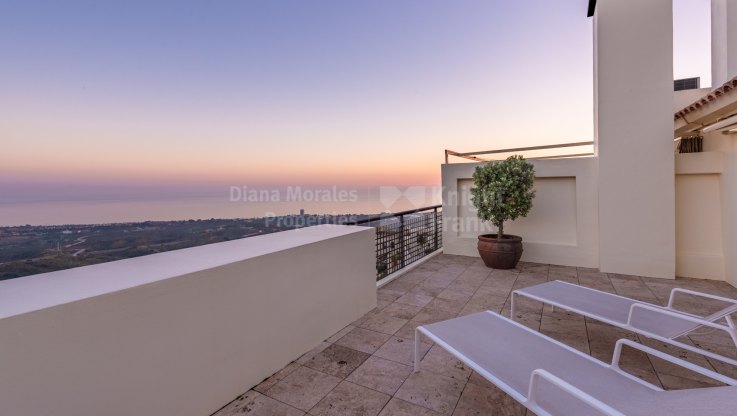 Duplex penthouse à Los Monteros Hill Club - Penthouse duplex à vendre à Los Altos de los Monteros, Marbella Est