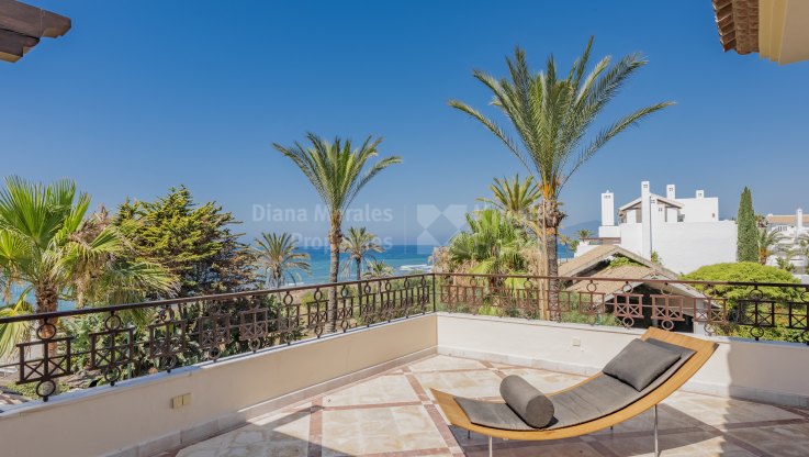 Penthouse Maisonette direkt am Strand - Zweistöckiges Penthouse zum Verkauf in Los Monteros Playa, Marbella Ost