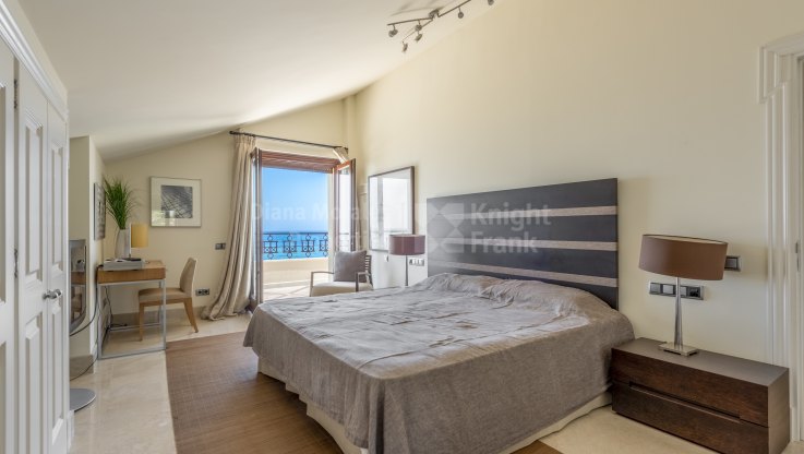 Penthouse Maisonette direkt am Strand - Zweistöckiges Penthouse zum Verkauf in Los Monteros Playa, Marbella Ost