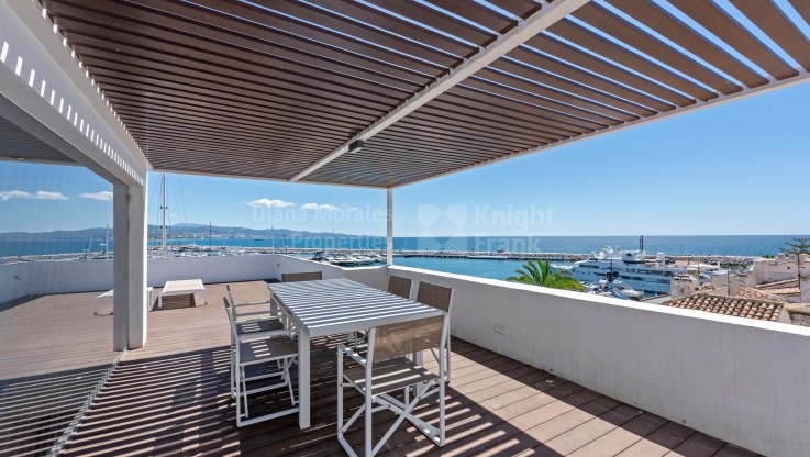 Duplex penthouse avec vue sur la mer à Puerto Banús - Penthouse duplex à vendre à Marbella - Puerto Banus