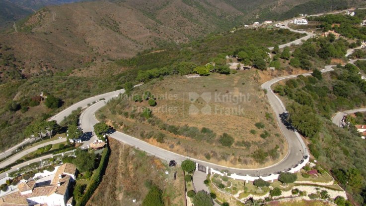 Large building land with sea views close to Marbella - Plot for sale in Monte Mayor, Benahavis