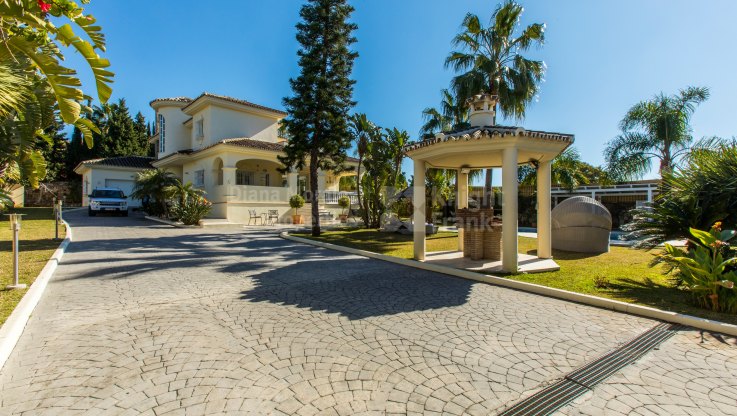 Maison de ville orientée sud-ouest à Bel Air - Villa à vendre à Bel Air, Estepona