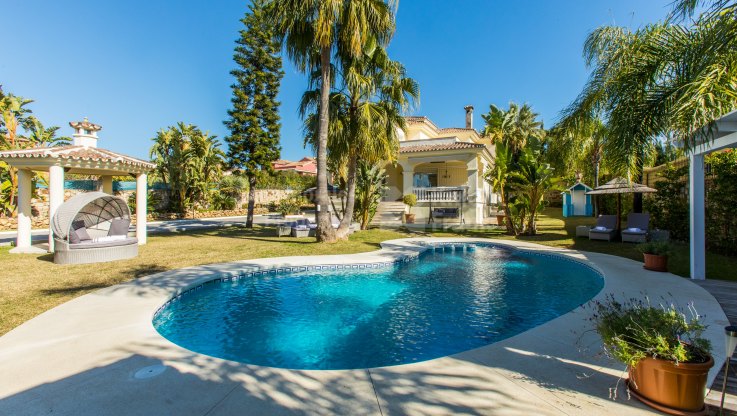 Maison de ville orientée sud-ouest à Bel Air - Villa à vendre à Bel Air, Estepona