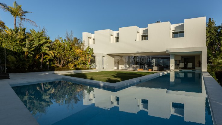 Ultramodern villa next to Guadalmina Club House - Villa for sale in Guadalmina Alta, San Pedro de Alcantara