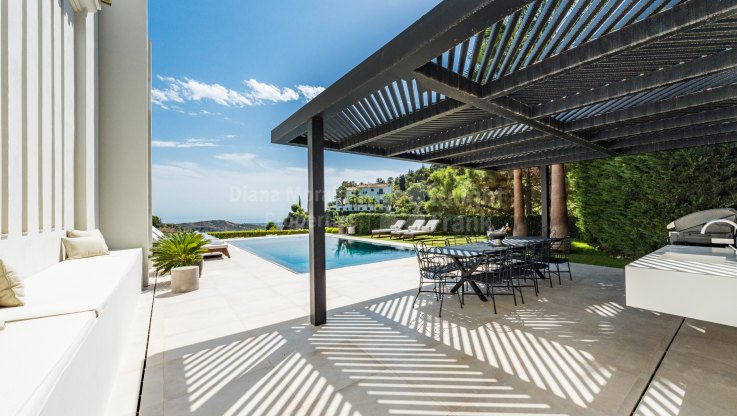 Villa im modernen Stil mit Meerblick - Villa zum Verkauf in El Madroñal, Benahavis