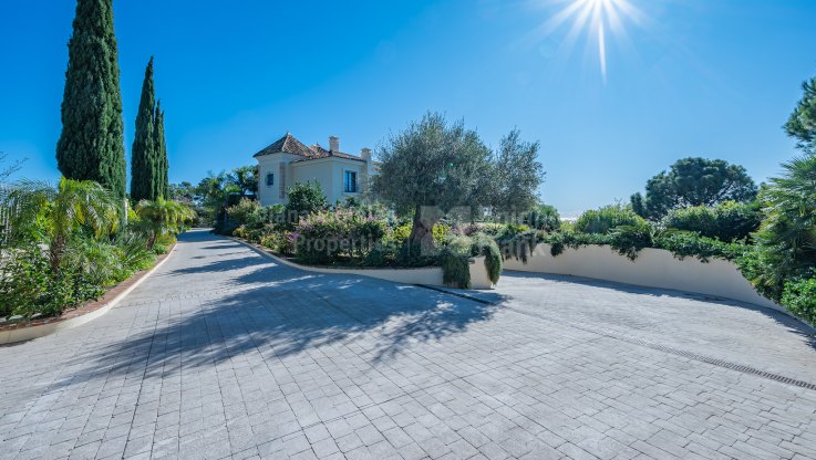Villa élégante avec vue panoramique sur la mer et les montagnes - Villa à vendre à Marbella Club Golf Resort, Benahavis
