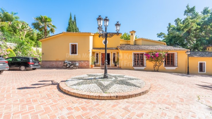 Villa en face du terrain de golf El Paraiso - Villa à vendre à El Paraiso, Estepona