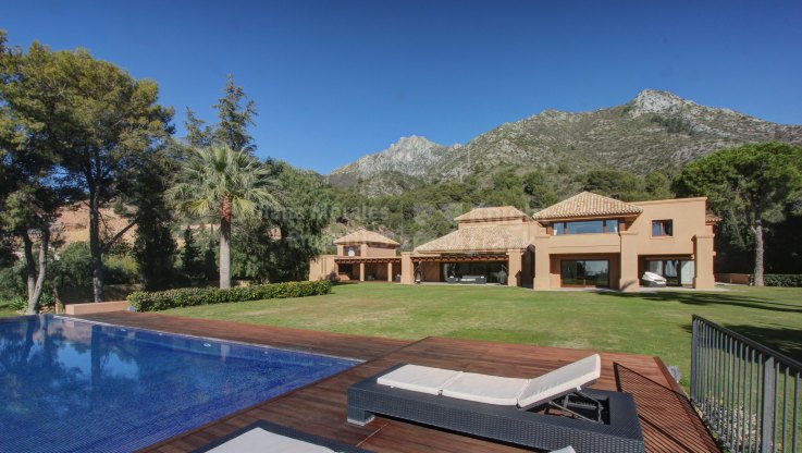 Unique Villa in Prime Location - Villa for sale in Cascada de Camojan, Marbella Golden Mile