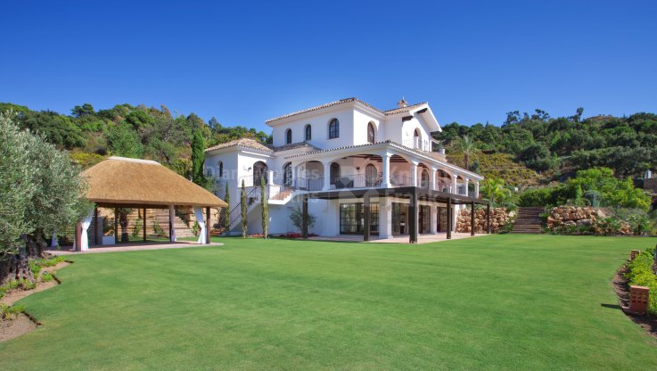 Schönes Grundstück integriert in die Natur - Villa zum Verkauf in La Zagaleta, Benahavis