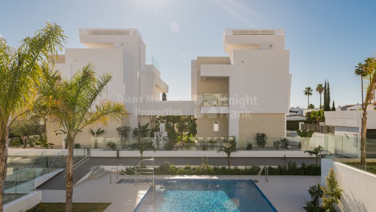 Nueva Alcantara, Set of 10 beachside luxury villas