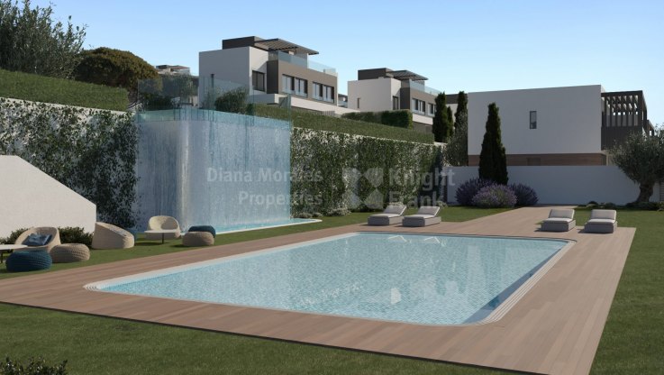 Well located semi-detached family house - Semi Detached House for sale in Atalaya Golf, Estepona