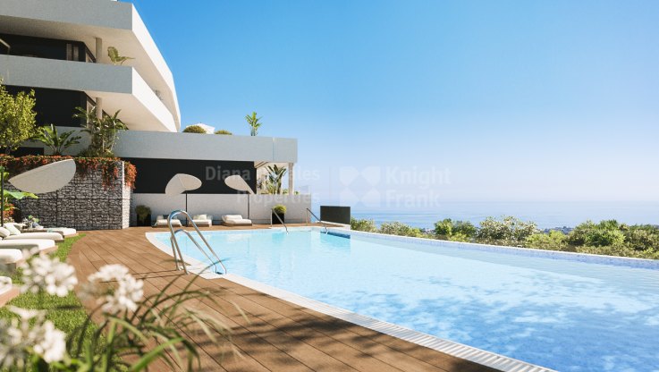 Duplex penthouse in gated complex with panoramic views - Duplex Penthouse for sale in Los Altos de los Monteros, Marbella East