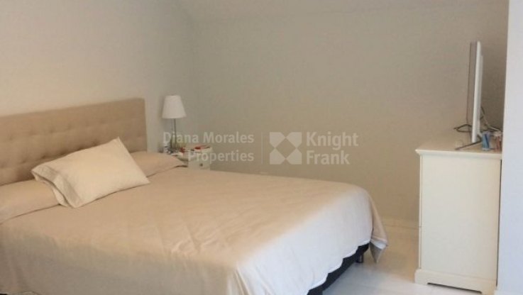 Безупречная и светлая двухуровневая квартира - Пентхаус дуплекс в аренду в Ancon Sierra, Золотая Миля