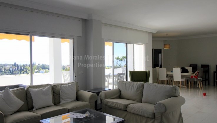 Impecable y luminoso apartamento duplex - Atico Duplex en alquiler en Ancon Sierra, Marbella Milla de Oro