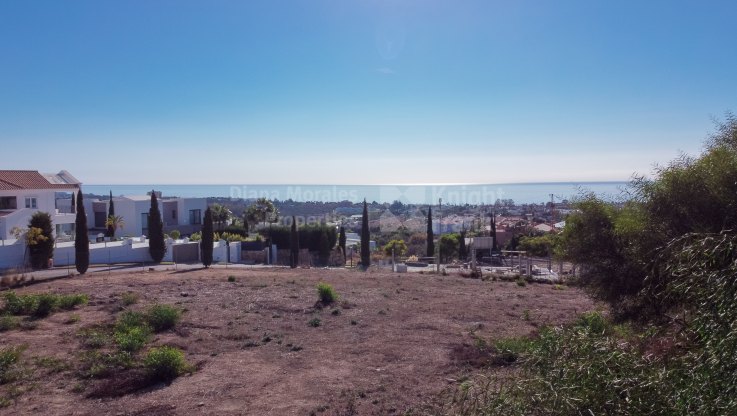 Grundstücke mit Meerblick in Los Flamingos Golf in der Nähe von Marbella