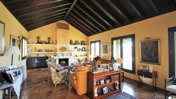 Rustic style house with sea views - Villa for sale in Lomas de La Quinta, Benahavis