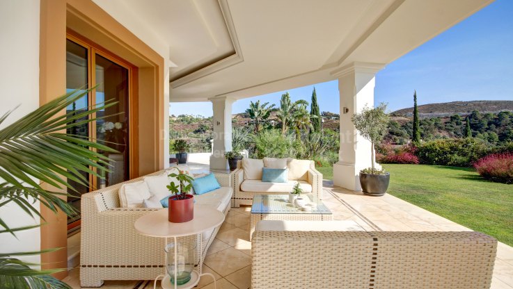 Frontline golf villa with golf and sea views - Villa for sale in Marbella Club Golf Resort, Benahavis