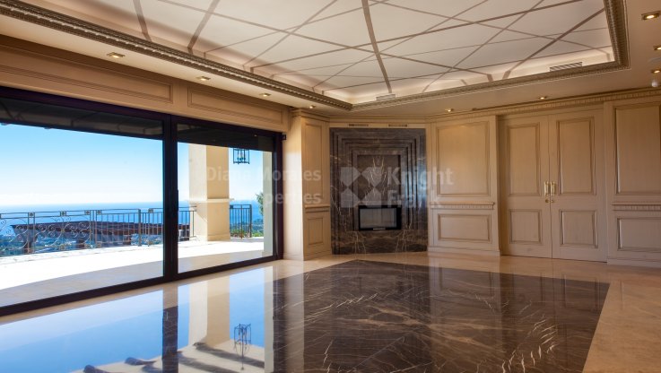 Villa classique avec vues panoramiques - Villa à vendre à Los Altos de los Monteros, Marbella Est