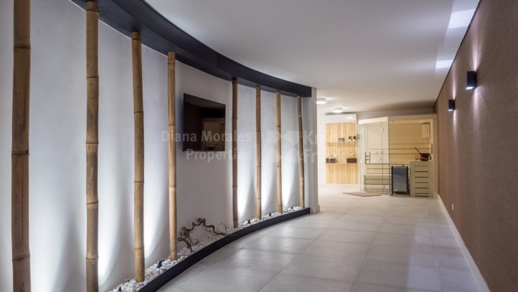 Casa de diseño moderno a estrenar - Villa en venta en La Alqueria, Benahavis