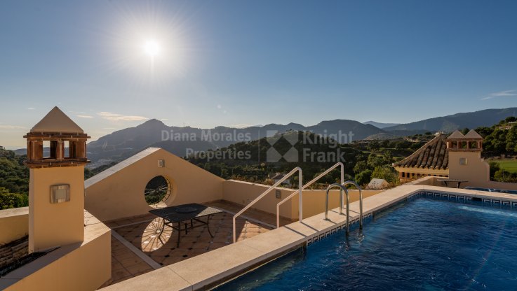 Great family villa with 3 swimming pools - Villa for sale in La Zagaleta, Benahavis