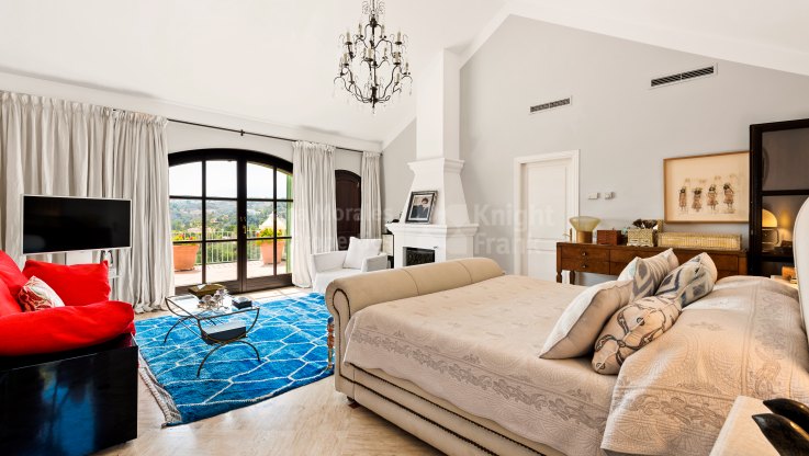Villa umgeben von Golfplätzen - Villa zum Verkauf in Marbella Club Golf Resort, Benahavis