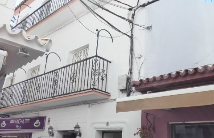 Spacious house with nice roof in the Old Town of Marbella
