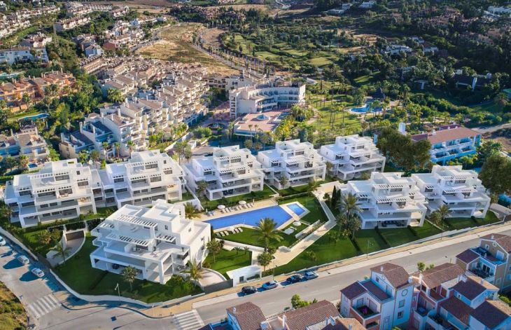Magnificent development next to golf course in Estepona