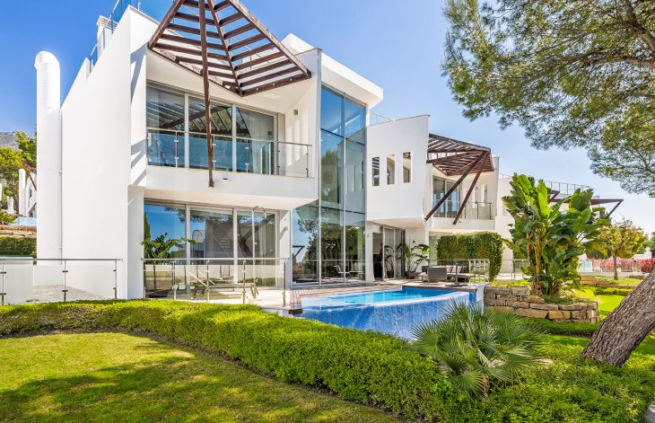 Promoción de villas de diseño en Sierra Blanca, Marbella