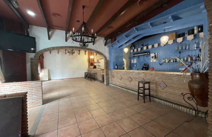 Exclusivo local comercial junto al parque de La Alameda de Marbella