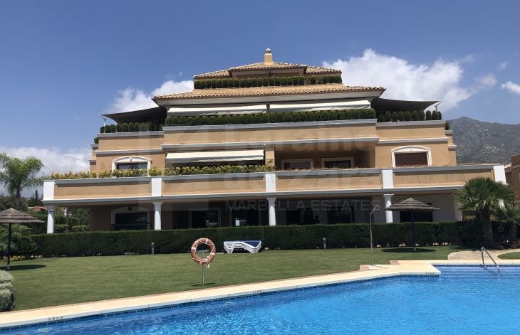 Magnificent 3-bedroom apartment with 2 parking spaces on Marbella's Golden Mile