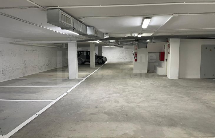 18 parking spaces on one floor at Calle Salitre 45, Málaga city centre.