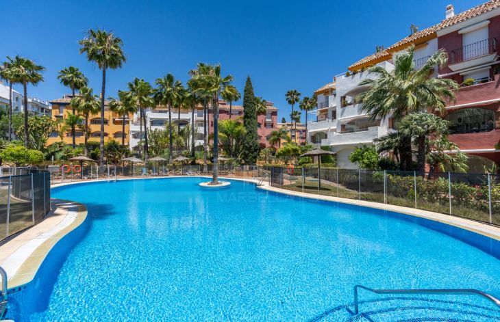 Excellent two-bedroom apartment with a garage located on the Golden Mile of Marbella