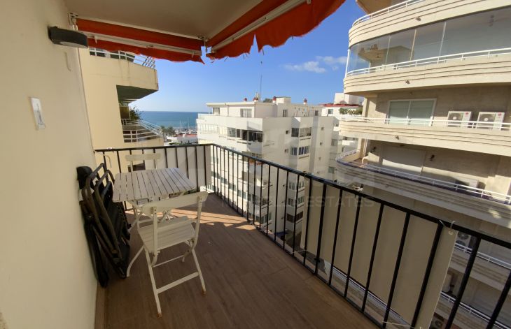 Soleado apartamento de 2 dormitorios en Marbella centro