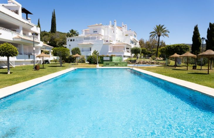 Apartamento de dos dormitorios en Río Real Marbella