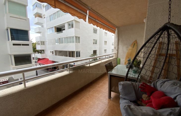 Amplio y céntrico piso de 3 dormitorios con garaje a solo dos pasos del mar en el centro de Marbella