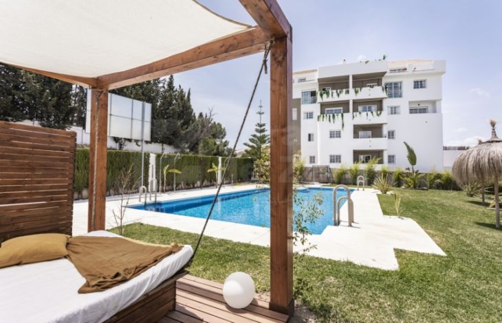 Estupendo apartamento en planta baja a renovar en Nueva Andalucía, Marbella