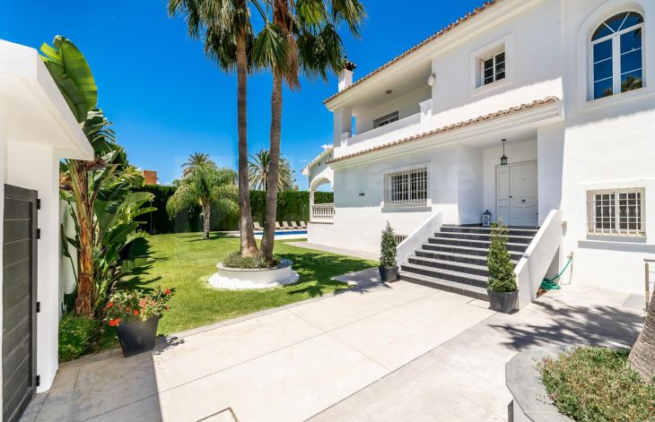 Bonita villa reformada de 5 dormitorios en el Valle del Golf, Marbella