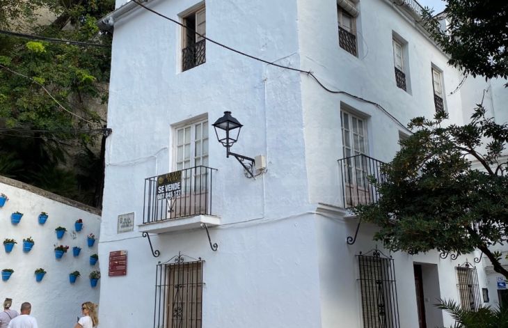 Unique occasion! House for sale next to the Plaza de Los Naranjos, Marbella Old Town