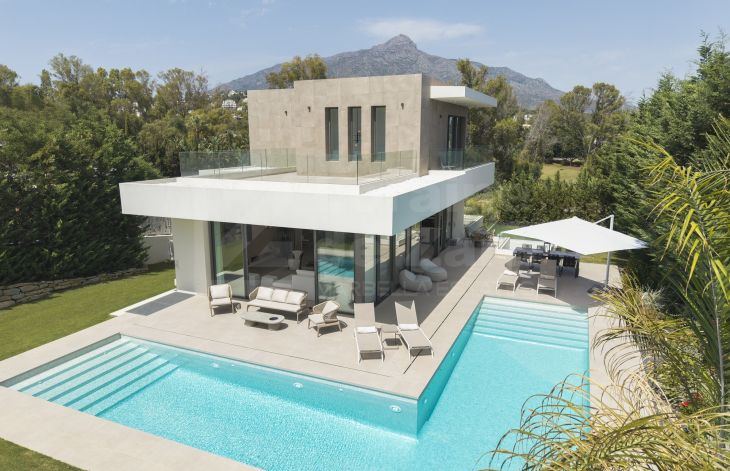 Modern, newly built 4-bedroom villa in Nueva Andalucía, Marbella