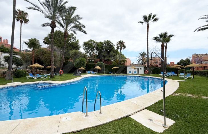 Sunny 2-bedroom apartment in the Xarblanca area, Marbella