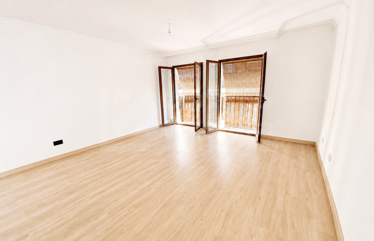 Amplio piso de 3 dormitorios y 2 baños en el centro de Marbella