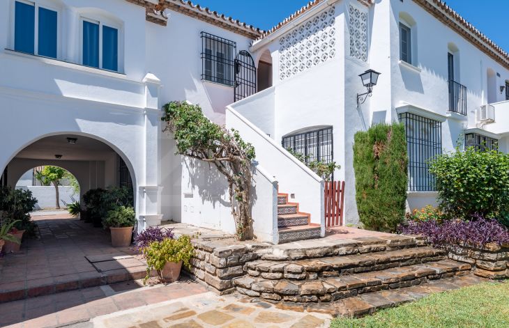 Precioso apartamento completamente reformado en Benamara, Estepona