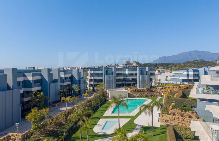 3-bedroom penthouse with panoramic views in Estepona