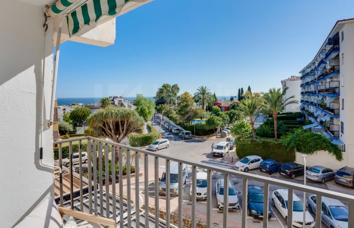 MODERN 1 BED APARTMENT WITH SEA VIEWS IN MARBELLA , MIRAFLORES/LAS PALMERAS AREA